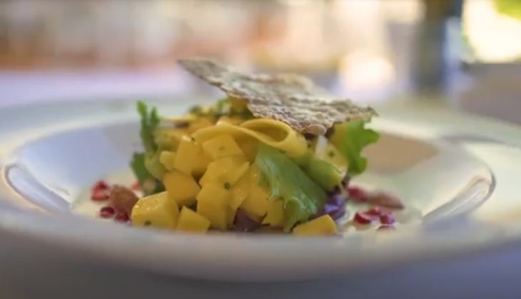 Essen in Nerja Salat aus grüner Mango