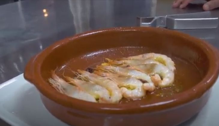 Eating in Fuengirola beach garlic shrimp