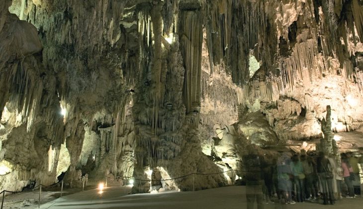 Excursión cultural divertida para niños Cueva de Nerja